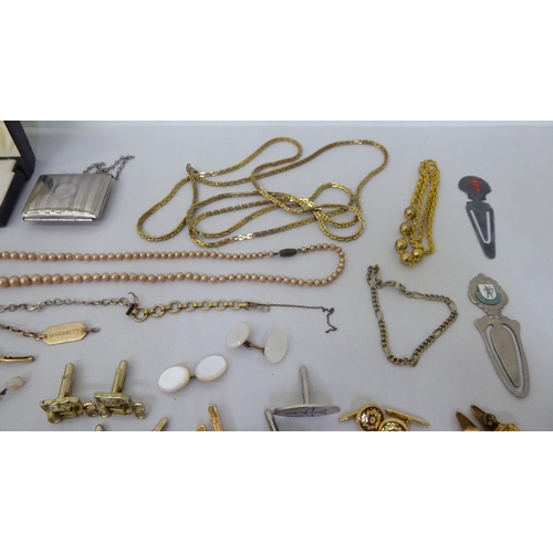 114 - Items of personal ornament: to include cufflinks; brooches; and bracelets