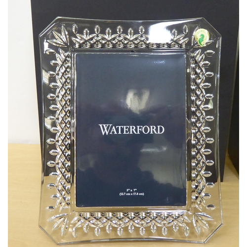 118 - Three items of Waterford Crystal, viz. a Lismore pattern photograph frame  5