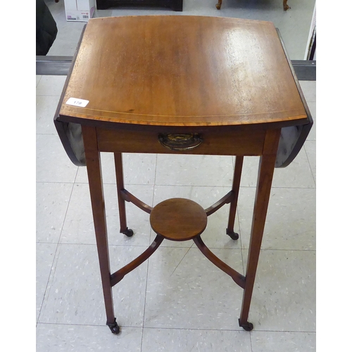 178 - An Edwardian string inlaid crossbanded walnut and mahogany Pembroke table, raised on square, tapered... 