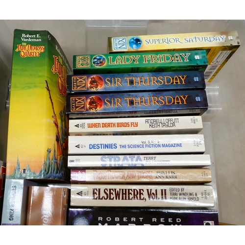 233 - Uncollated paperback novels, sci-fi and fantasy: to include examples by Alan Dean Foster, Isaac Asim... 