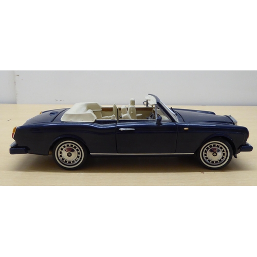 250 - A Franklin Mint diecast model vehicle, a 1993 Rolls Royce Corniche IV