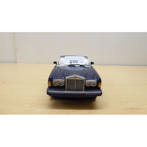 250 - A Franklin Mint diecast model vehicle, a 1993 Rolls Royce Corniche IV