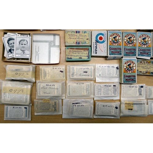 265 - Late 19th/mid 20thC ephemera, collectors cards, postcards and similar 