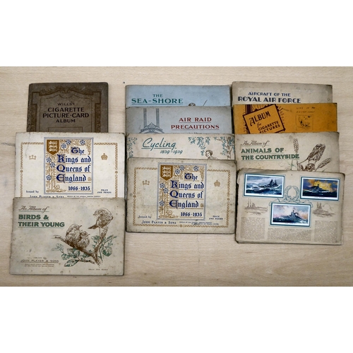 265 - Late 19th/mid 20thC ephemera, collectors cards, postcards and similar 