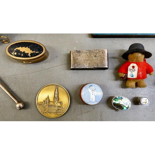 287 - Collectables: to include pill boxes; and an EPNS pocket lighter