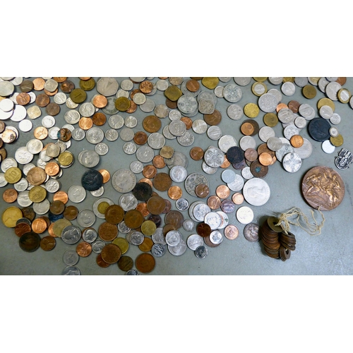 304 - Uncollated British pre/post decimal, American and other coins