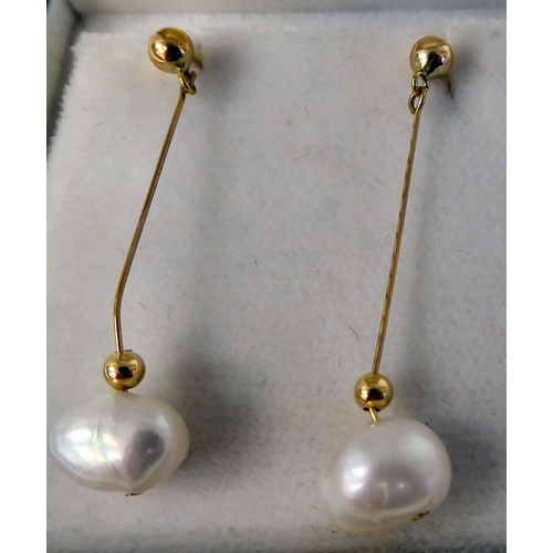 7 - Yellow metal and other items of personal ornament: to include a pair of pearl set drop earrings ... 