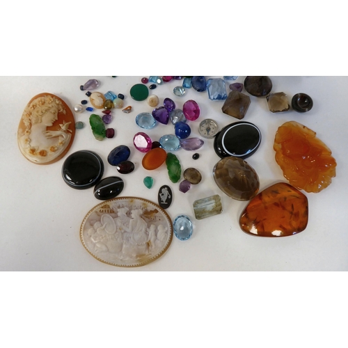 111 - Miscellaneous jewellery components: to include a carved shell cameo