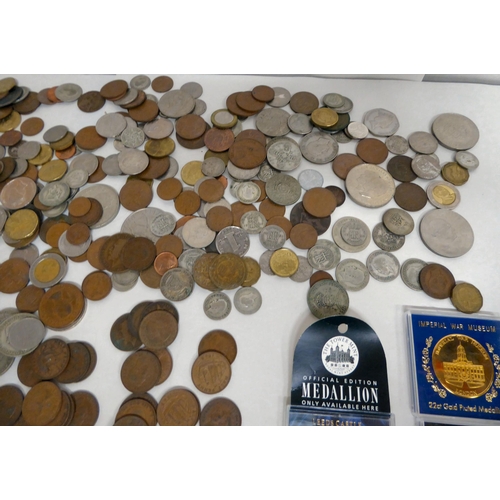 168 - Uncollated coins: to include commemorative 22ct gold plated examples