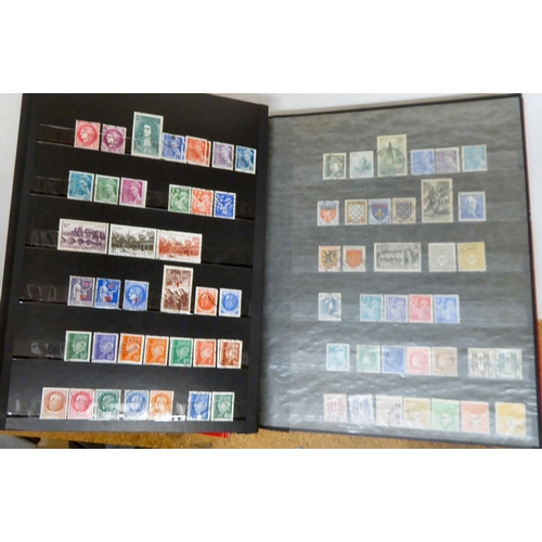 303 - Uncollated postage stamps - unmounted mint and used  various Continents