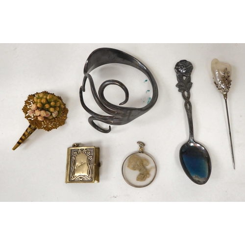 367 - A mixed lot: to include an early 20thC French base metal cased pocket watch, faced by an enamelled A... 