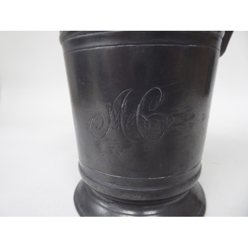 76 - Miscellaneous 17th, 18th and 19thC pewter hollowware: to include jugs and mugs