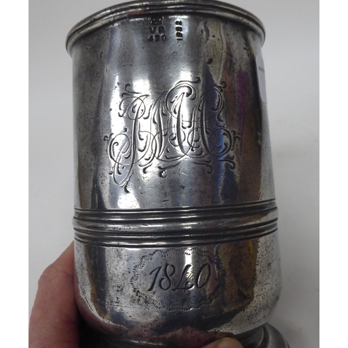 77 - Ten 17th and 18thC pewter mugs: to include quart size, pint and similar of varying designs