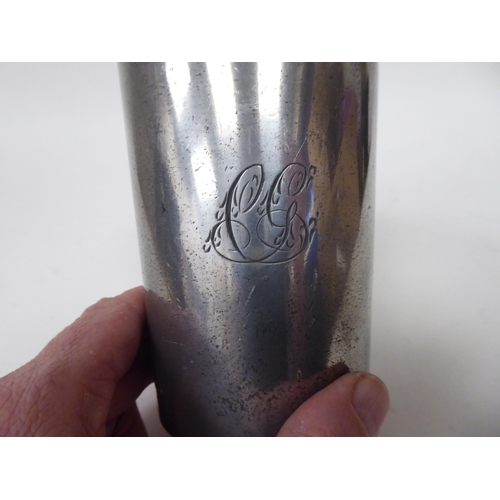 80 - Eighteen 18th and 19thC pewter mugs, one-two pints approx. of varying design