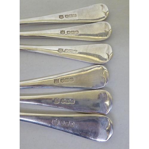 86 - A set of six silver Old English pattern soup spoons  Sheffield 1921  (approx. 13ozs)