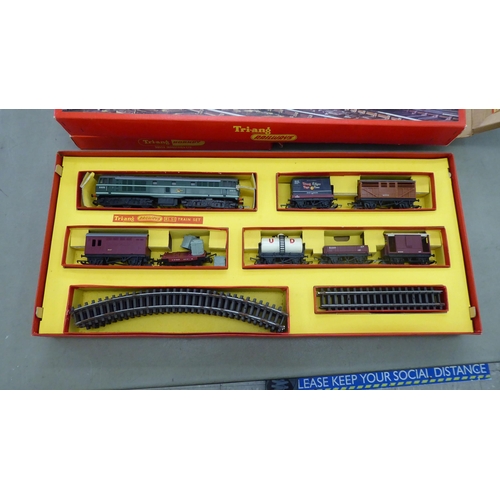 362 - Tri-ang railways H0/00 gauge items: to include a RS.51 Freight Master set