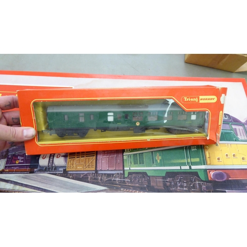 362 - Tri-ang railways H0/00 gauge items: to include a RS.51 Freight Master set