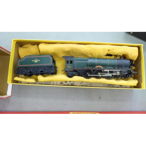 362 - Tri-ang railways H0/00 gauge items: to include a RS.51 Freight Master set