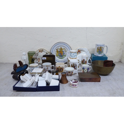 103 - A mixed lot: to include Victorian and later Royal themed collectables