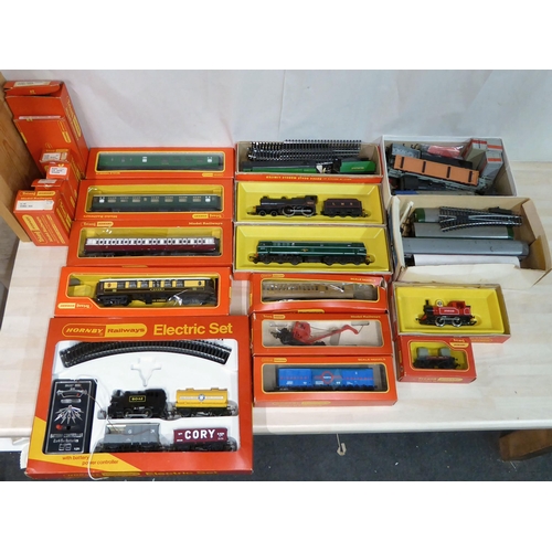 115 - H0 and 00 model railway accessories, mostly Hornby: to include a BR A-I-A Diesel Electric Locomotive... 