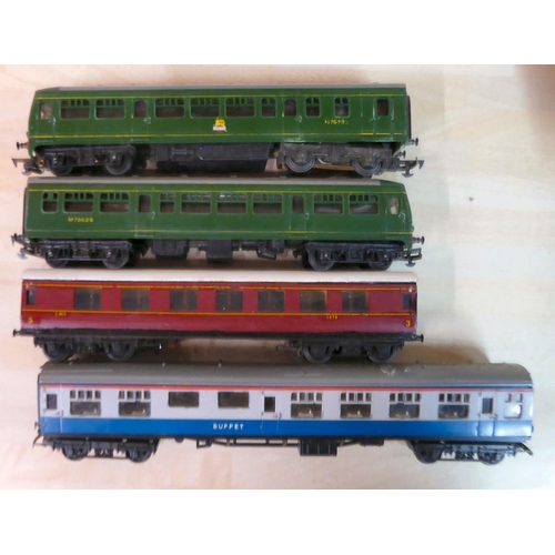 115 - H0 and 00 model railway accessories, mostly Hornby: to include a BR A-I-A Diesel Electric Locomotive... 