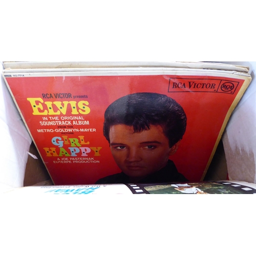 19 - Mainly 45rpm singles, mixed genres: to include Elvis and Barry Manilow