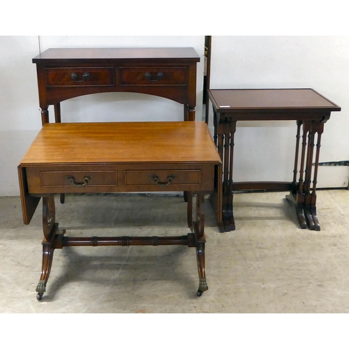 371 - Small reproduction furniture: to include a nesting set of three mahogany occasional tables, raised o... 