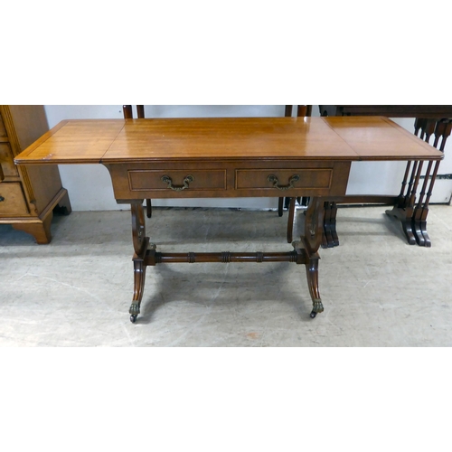 371 - Small reproduction furniture: to include a nesting set of three mahogany occasional tables, raised o... 