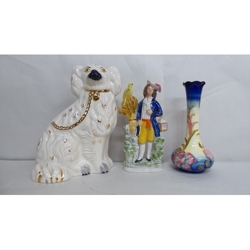 42 - Decorative ceramics, mainly 19thC Staffordshire and modern Lladro porcelain figures  largest 9