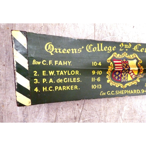 207 - A rowing 8 presentation oar for Queens' College 2nd Lent Boat 1946, inscribed with the crew members ... 