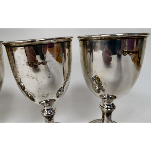 220 - A set of eight silver pedestal goblets  London 1986  (combined weight approx. 15ozs)