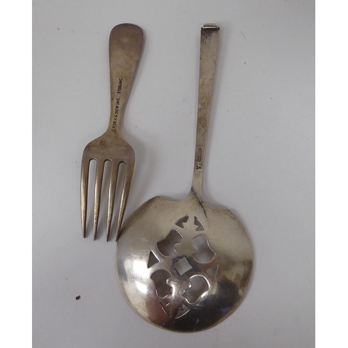 258 - Various Sterling silver flatware: to include a pair of serving tongs, spoons and forks  (combin... 