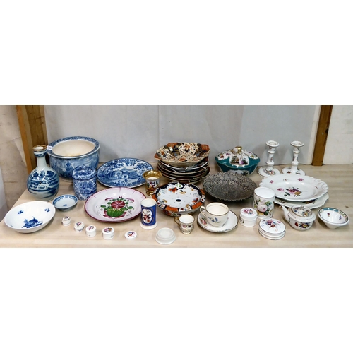 285 - 19th/20thC ceramics: to include late George III period Royal Crown Derby china plates  8