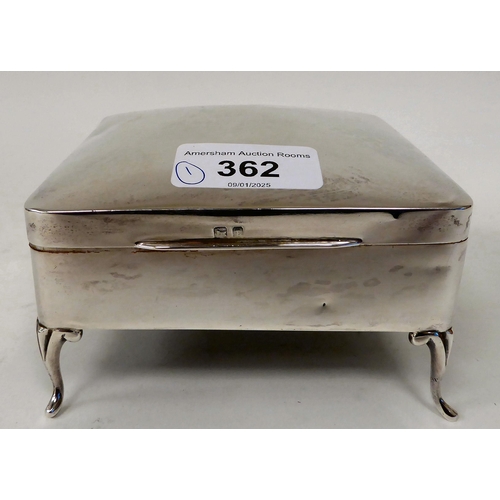 362 - A George V silver ring box, raised on slender cabriole legs  Birmingham 1918  2.5