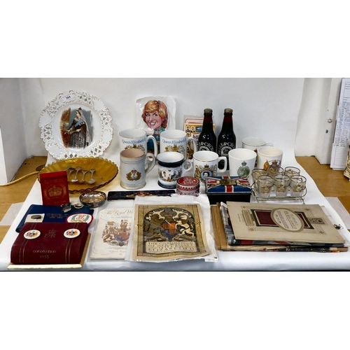 364 - Mainly 20thC royal related collectables: to include a 1981 Royal Wedding celebration ale