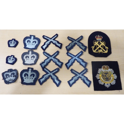 100 - British military uniform embroidered, other badges and emblems: to include RAF, Ministry of Defence ... 