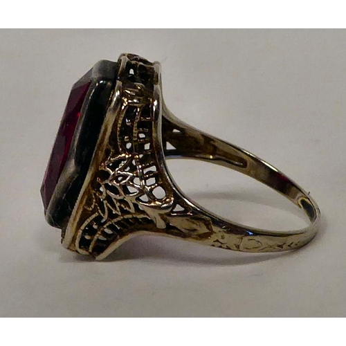 11 - A 14ct gold Art Deco style synthetic ruby ring 