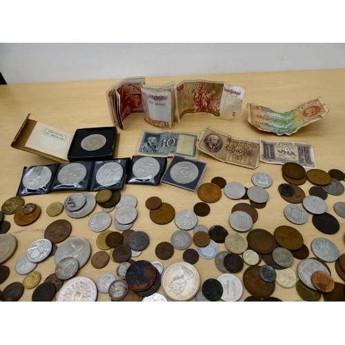 35 - Uncollated coins and banknotes: to include pre-Euro and British pre-decimal issues 