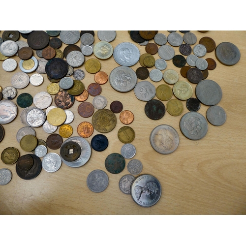 35 - Uncollated coins and banknotes: to include pre-Euro and British pre-decimal issues 