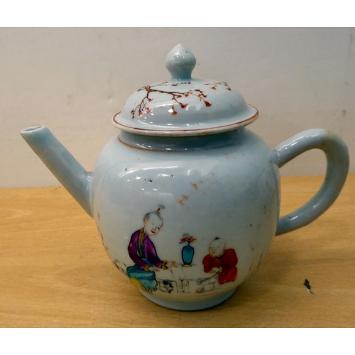 39 - Two late 18thC Chinese porcelain teapot; and a 20thC Japanese porcelain wavy edged bowl  7