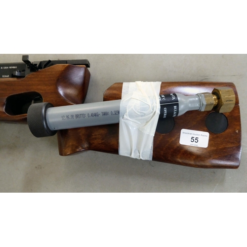 55 - An Aeron Brno model 40 1.77 multi-shot gas air rifle, serial no.D2443