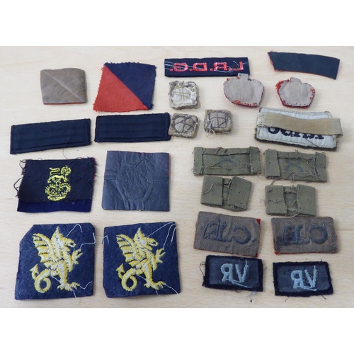 70 - British military uniform embroidered and other badges: to include No.9 Commando, 2nd SAS and Desert ... 