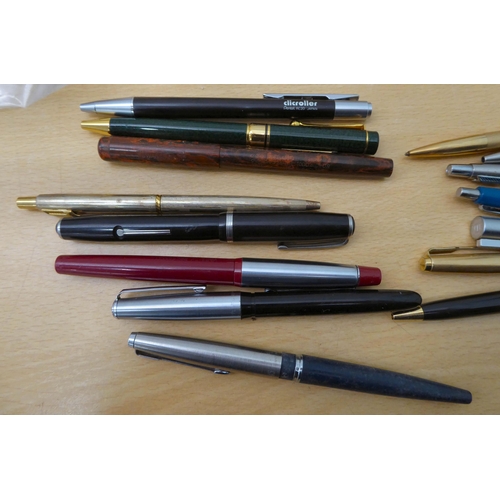 99 - Pens, nibs and re-fills: to include examples by Jinhao, Parker and Waterman 