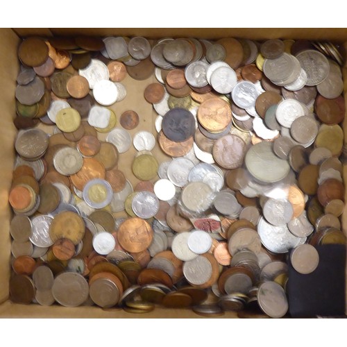 144 - Uncollated coins and banknotes: to include Malaysian Ringgit and Cayman Island dollars