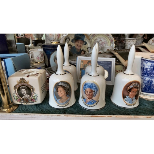 25 - Royal themed collectables: to include ceramics and ephemera