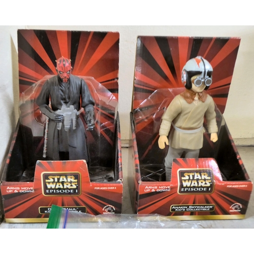 47 - Sci-fi related collectables: to include Star Wars figurines; and Lady Death trading cards