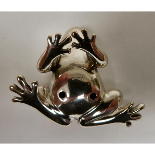 21 - A graduated set of three miniature silver frogs  mixed marks  largest 1.25