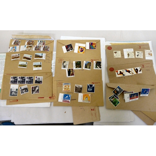 104 - Uncollated postage stamps, presentation pack and used decimal blocks 