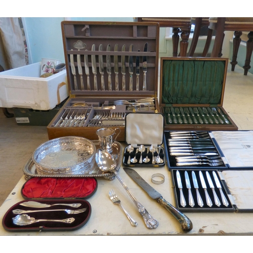 11 - Silver plated items: to include sets of variously patterned cutlery and flatware  cased