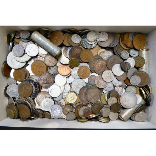 284 - Coins: to include uncollated British pre-decimal coins; a George VI 5/- piece; post decimal £5... 